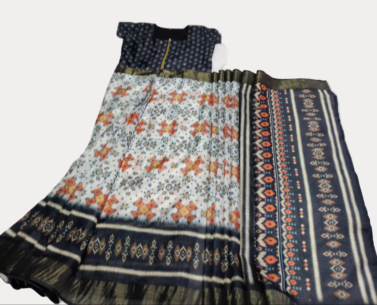 [Ready Stock-Zip & Go Saree]White-Deep Blue Chanderi Silk Saree with Ready Blouse, Linings
