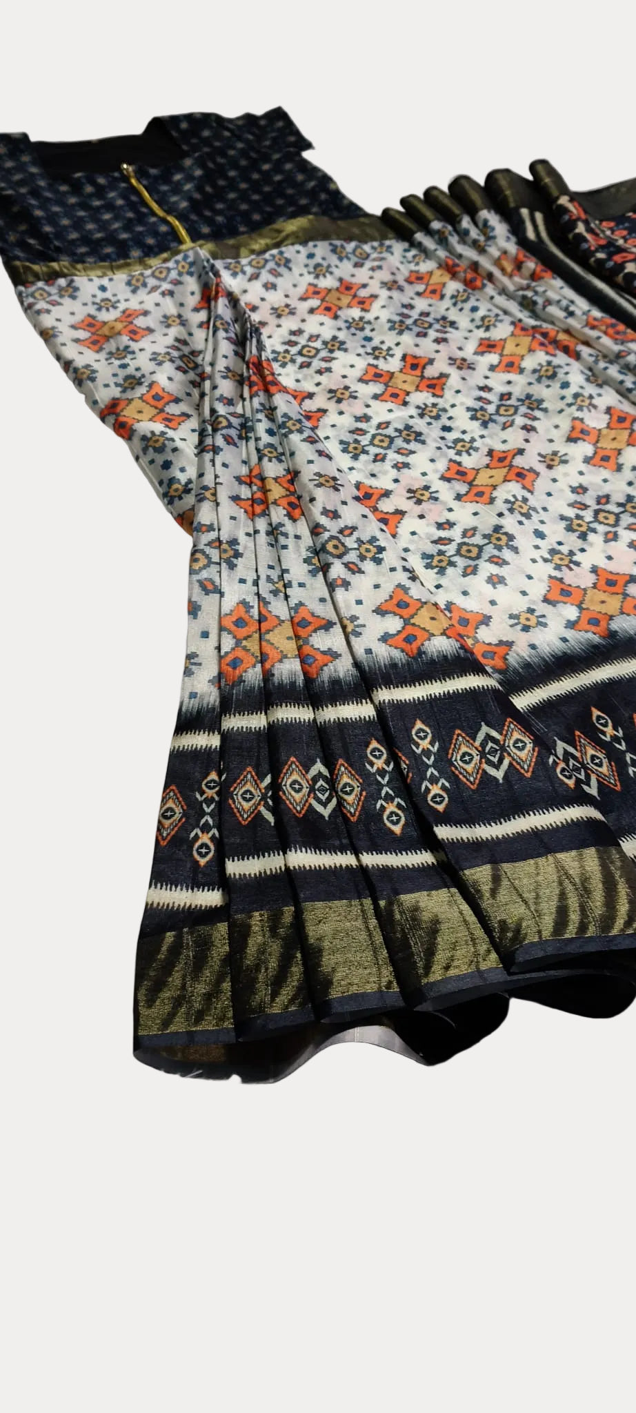 [Ready Stock-Zip & Go Saree]White-Deep Blue Chanderi Silk Saree with Ready Blouse, Linings